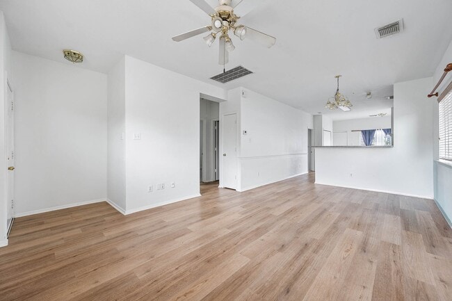 Photo - 6162 Settlers Lake Cir E