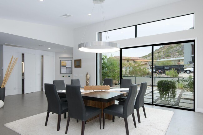 Photo - 2423 E Lincoln Cir