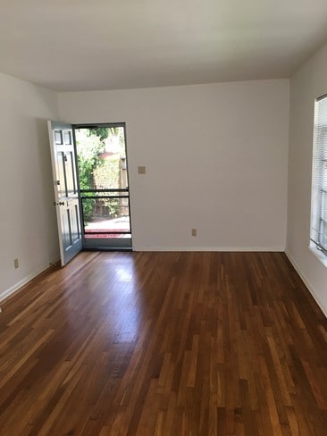Photo - 2407 Oak St Unidad 1