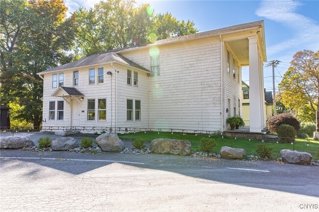 Photo - 604 E Seneca St