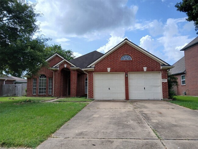 Building Photo - 21531 Cedar Cove Dr