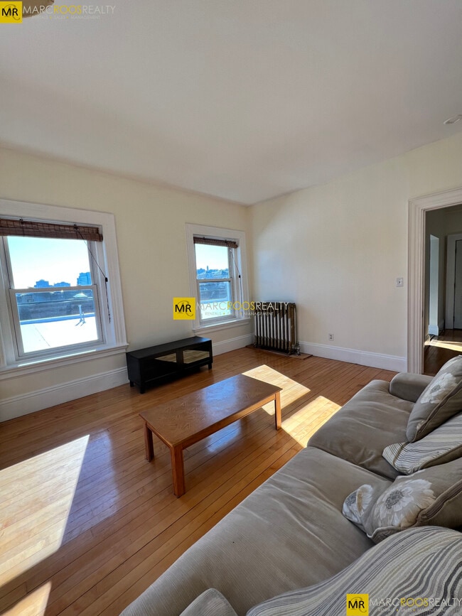 Building Photo - 465 Park Dr Unit 20