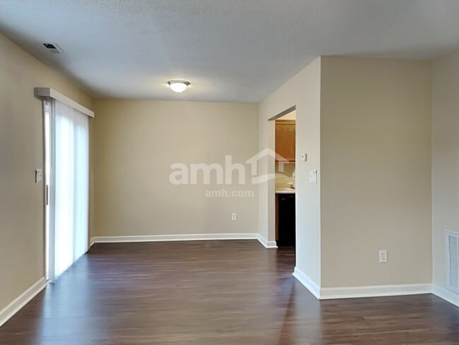 Photo - 1685 Willowview Ln