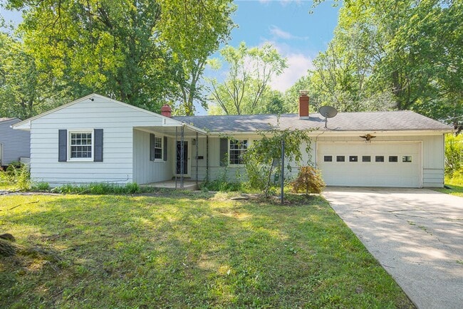 Building Photo - NICE RANCH IN AMHERST! Rental