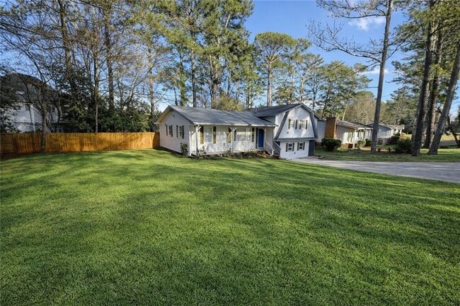 Building Photo - 3210 Ebenezer Rd NE