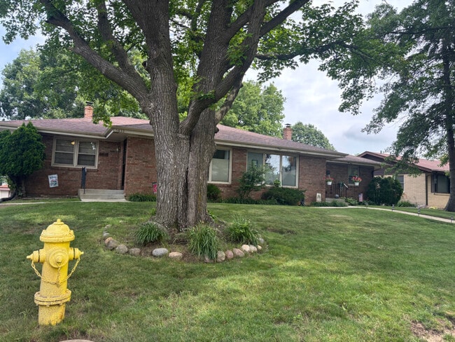 Building Photo - 5834 Dafred Dr