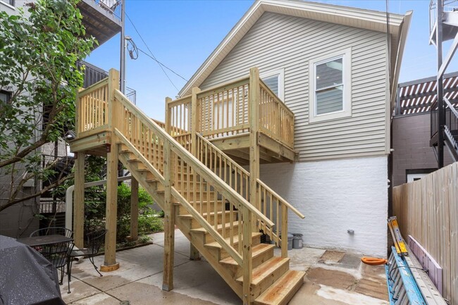 Photo - 1013 N Winchester Ave House