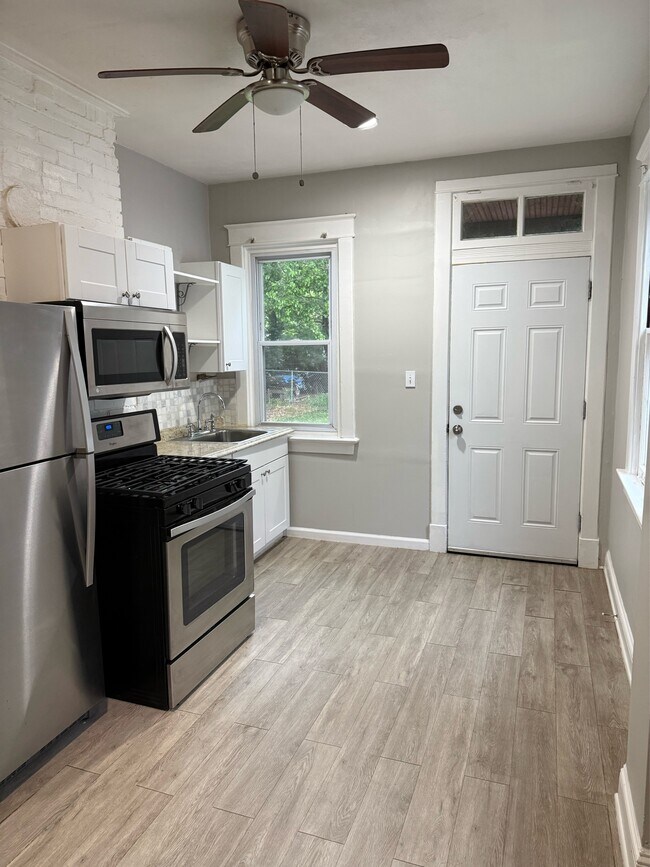 Photo - 437 S Elm Ave