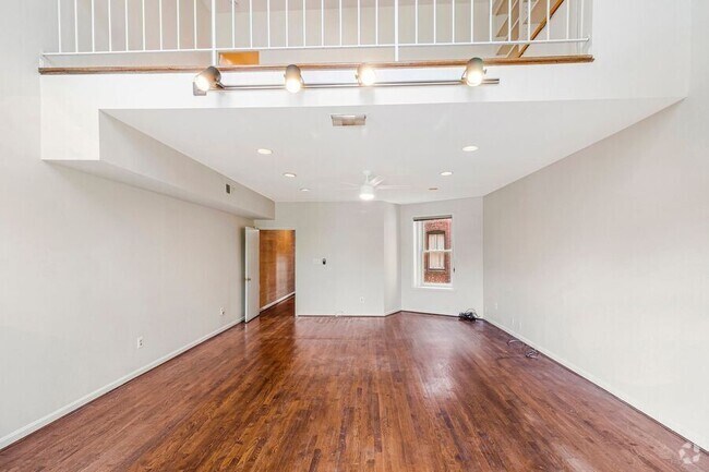 Building Photo - 127 11th St NE Unit C Rental