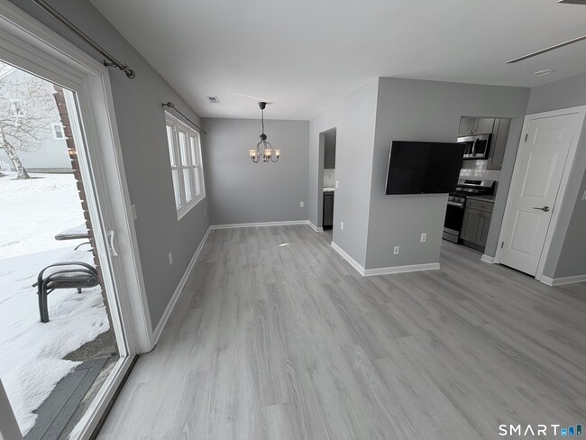 Photo - 43 Southwind Ln