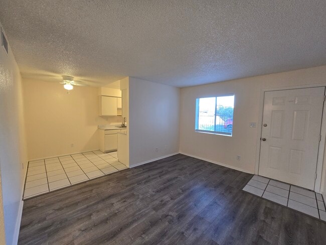 Building Photo - 2843 East 17th Street