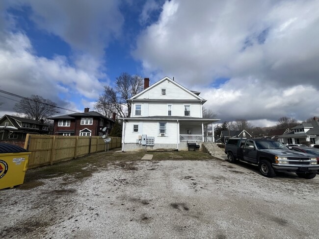 Photo - 489 E Harrison St