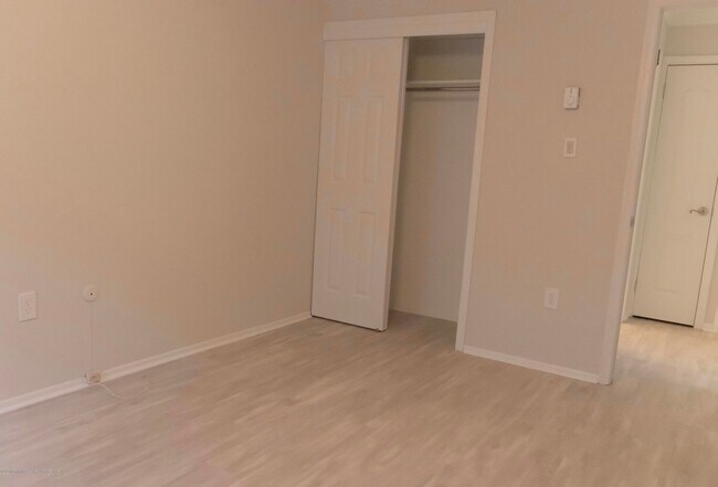 Photo - 107 Amberly Dr Unit 107 Amberly  B