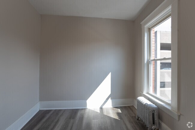 Studio w/ Den, 500SF