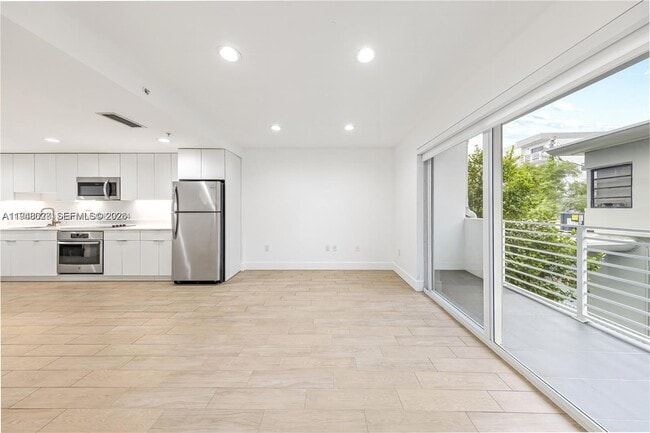 Photo - 1966 Biarritz Dr Unit 3