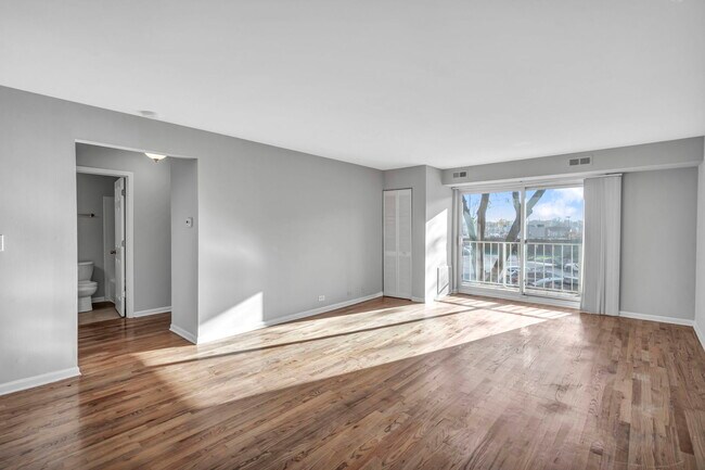 Photo - 5400 Astor Ln Unit 212