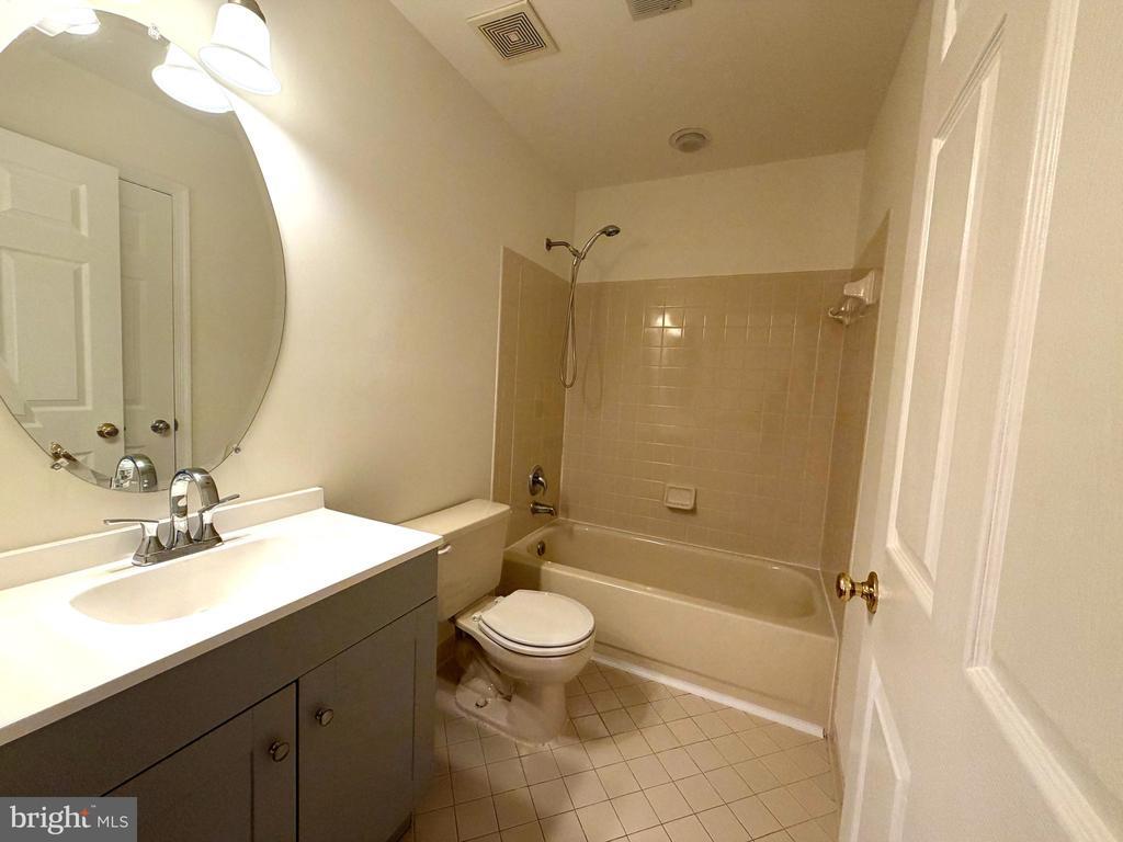 Photo - 5944 Raina Dr