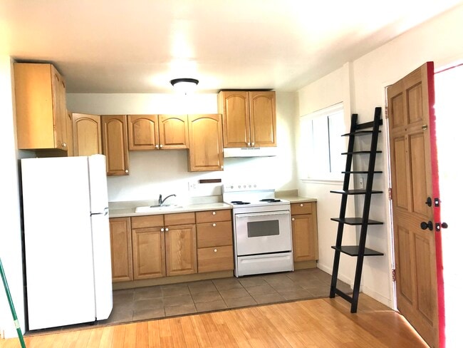 Photo - 3019 Bateman St Unit 5