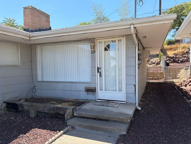 Building Photo - 607 NW 11th St Unit 607
