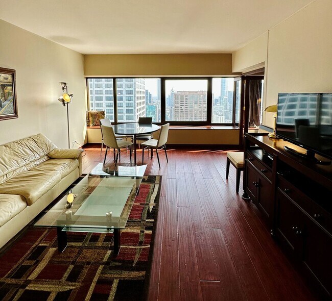 Photo - 175 E Delaware Pl