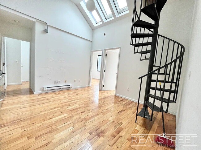 Photo - Melrose Street