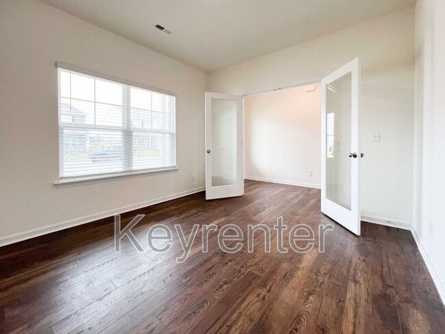 Photo - 125 Smt Rdg Ln