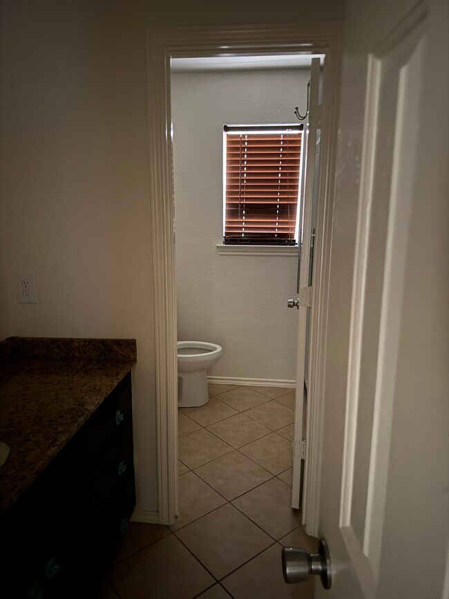 Photo - 912 Smokerise Cir