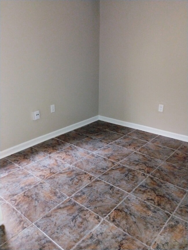 Photo - 5071 Baker Blvd