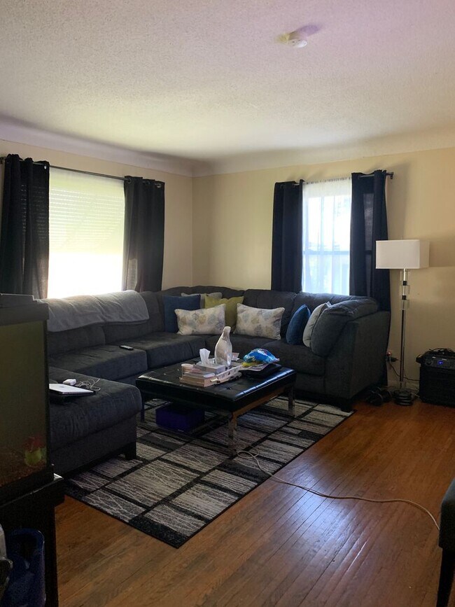 Photo - Beautiful 4 Bedroom 1 Bathroom in North Minneapolis