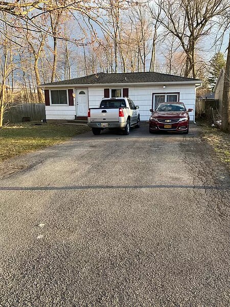 Photo - 9 Charles Ave