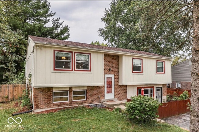 Photo - 3935 Mistletoe Dr