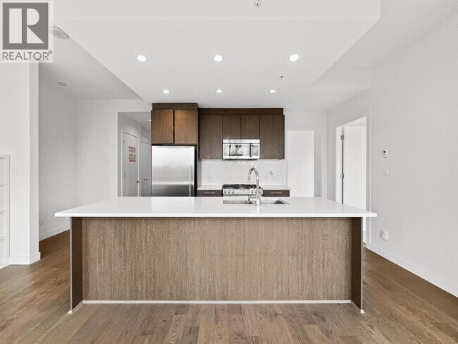9060 University Crescent Unit 10xx