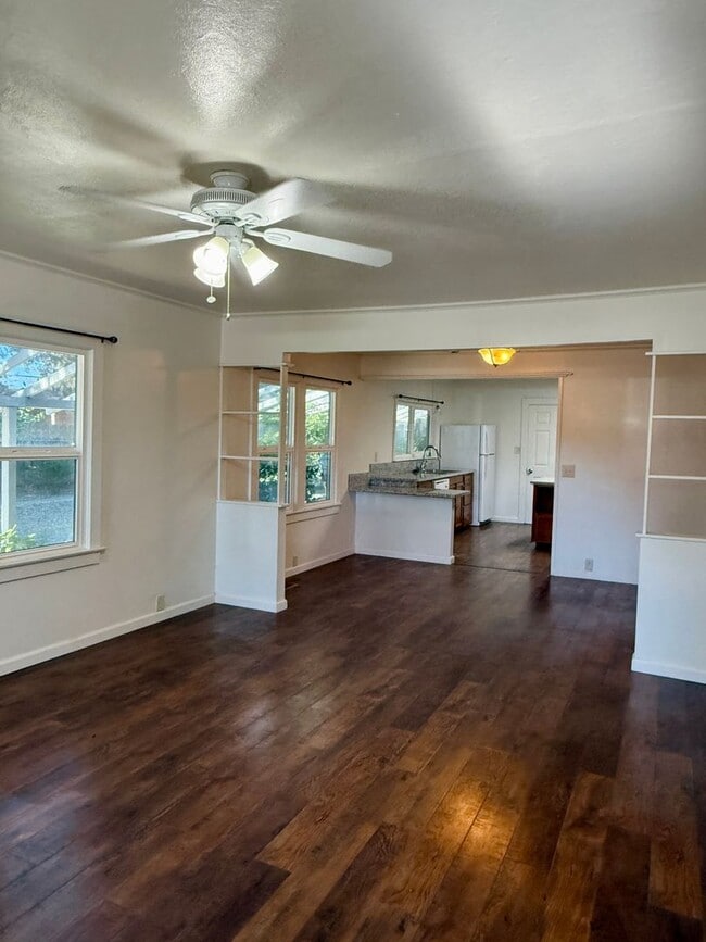 Photo - 3 Bedroom 1 Bath House!