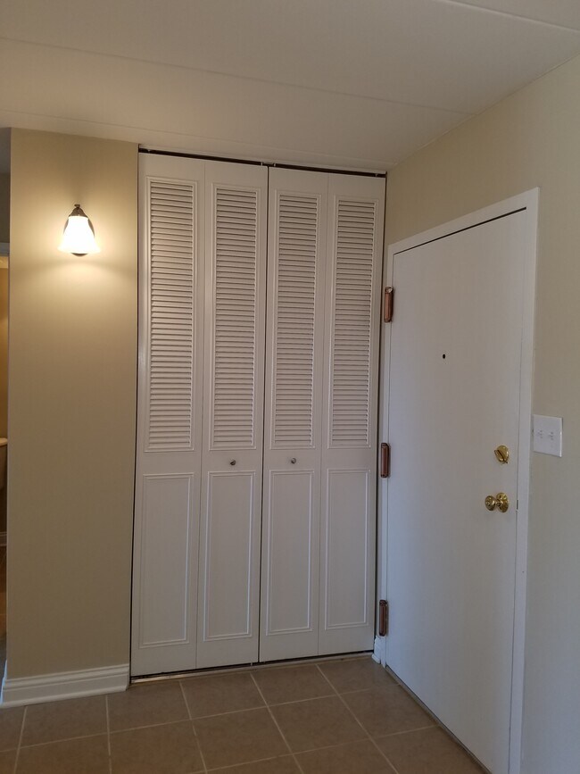 Photo - 580 Lawrence Ave Unit 113