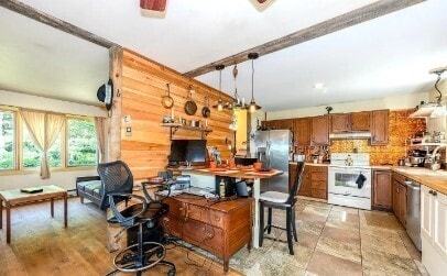 Photo - 7221 Hillview Dr