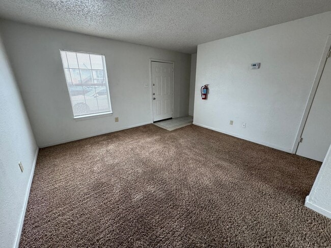 Photo - 1006 Eastside Dr Unidad Apt D