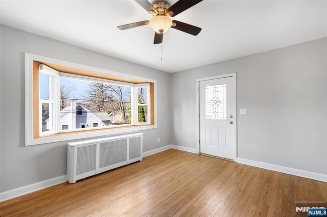 Photo - 83 Chestnut Hill Dr W