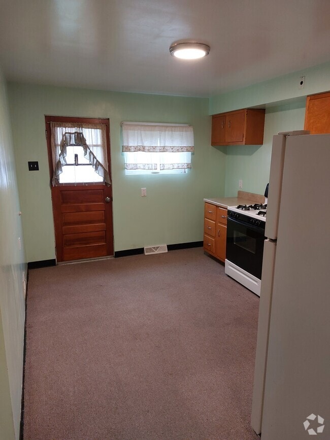 Building Photo - 111 Jefferson Ave Unit A Rental