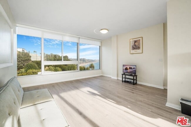 Photo - 17350 Sunset Blvd Unit PH2