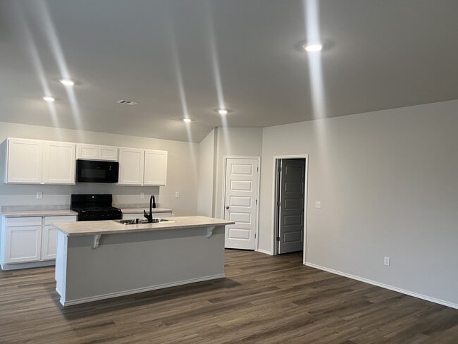 Photo - 607 NW 120th Terrace