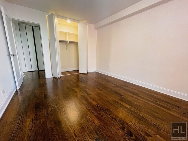 E 82 St