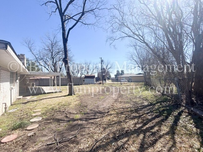Photo - 1005 Sunset Dr