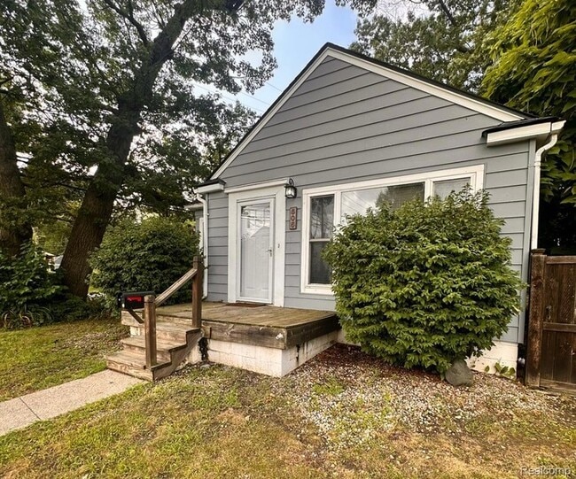 Photo - 505 Gardendale St