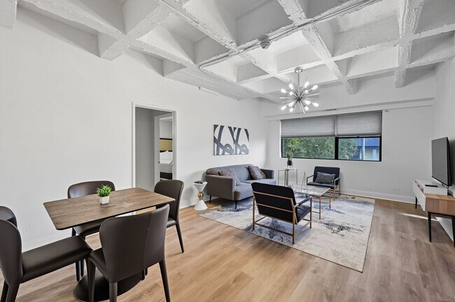 Photo - 3645 Peachtree Rd NE