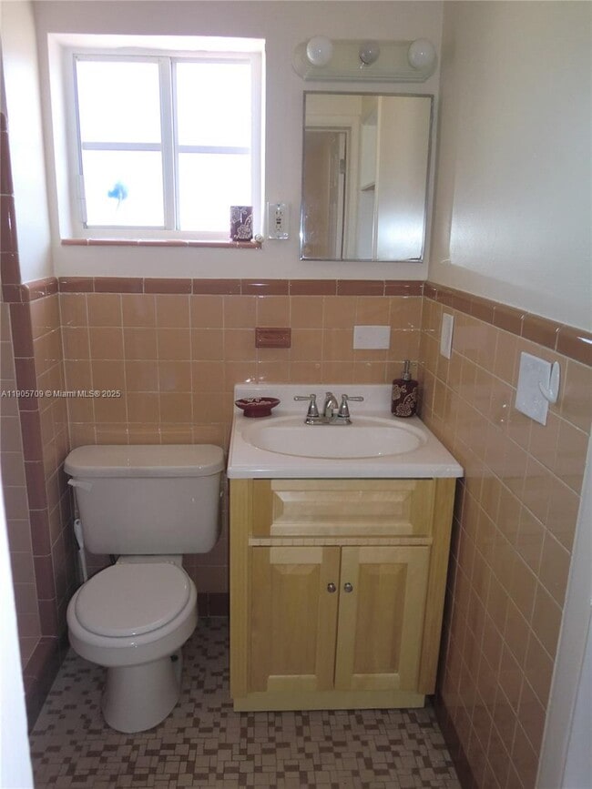 Photo - 734 SW 5th Ave