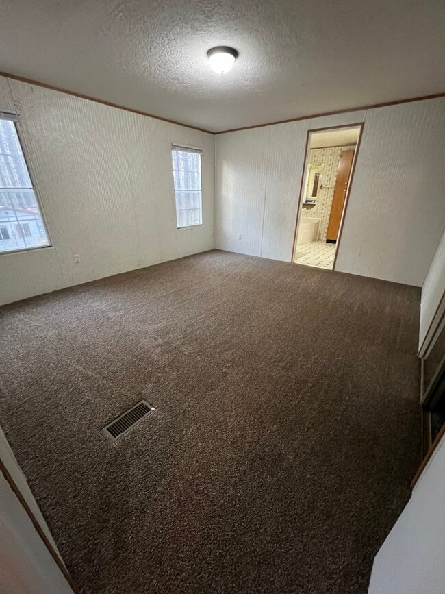 Photo - 34 Goldfinch Ln