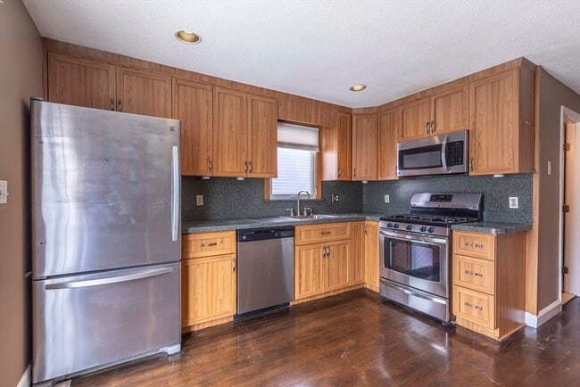 Building Photo - 948 Broadway Rental
