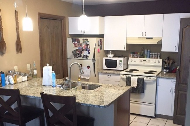 Photo - 1410 Primrose Ln