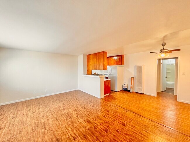 Building Photo - 1656 Arlington Ave Unit 2 Rental