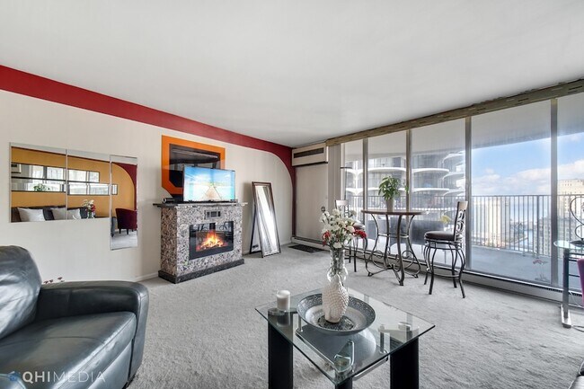 Photo - 300 N State St Unit 3908